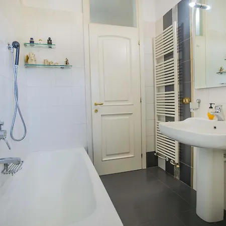 Apartment Casa Di Pucci Como